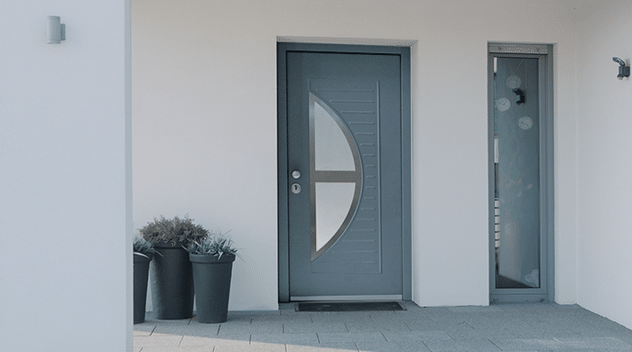 Portes d'entrée en PVC, aluminium et blindées